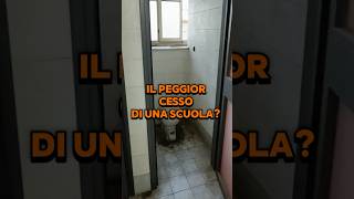 Il peggior bagno d’Italia bagno cessadvisor liceo scuola denuncia [upl. by Nahs]