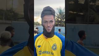 TROLLEI a tropinha no campo com o CR7 fake 🤣 Shorts Futebol [upl. by Nahtnoj]