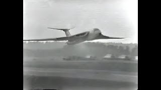 Handley Page Victor very low level pass [upl. by Eatnod174]