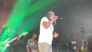 Tiken Jah Fakoly ouvrez les frontières ￼￼live [upl. by Ellerehs814]