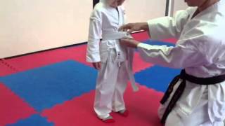 Karate Gürtelbinden  how to tie the belt [upl. by Adiahs]