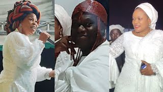 GOSPEL SINGER TOPE ALABI SERENADES OONI OF IFE WITH HER SONOROUS VOICE AT ORI OKE IYANU [upl. by Nivrae454]