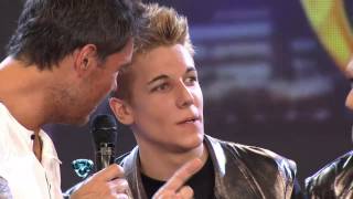 Showmatch 2012  Dos Alexander Caniggia en la pista de Showmatch [upl. by Eisus591]