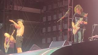 Red Hot Chili Peppers  Hey  Incredibile solo Live  Paris 872022 [upl. by Isawk146]