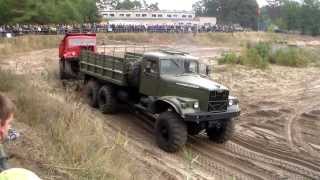 Kraz fährt sich fest und wird von Tatra 813 geborgen Mahlwinkel 2013 [upl. by Gerard]