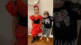 Tu hai fatto dolcetto o scherzetto vitadamamma halloween bambini [upl. by Rosalee899]