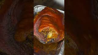 Pero que rico se ve esto 😋🔥🙌🏻🇵🇷Video by chefedgardojvpuertorico pernil boricua puertoricanfood [upl. by Yerrok603]