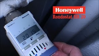 Changing batteries in Honeywell Rondostat HR 20  122 [upl. by Hewe721]