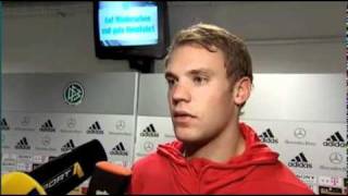 Blöde Frage an Manuel Neuer [upl. by Arytas]