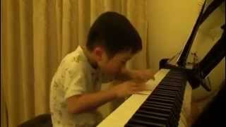 Insolite 5 ans et Virtuose au piano [upl. by Starks]