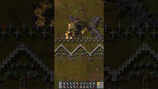 PROBANDO La MEJOR DEFENSA de FACTORIO factorio melchyam defensas shorts monoblock [upl. by Levin]