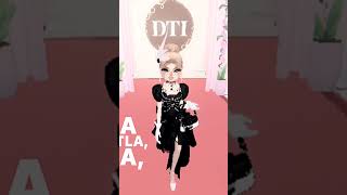 Im a diva baby 💅 roblox edit royalehigh dresstoimpress robloxedit memes [upl. by Lalla]