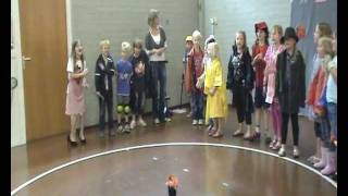 Pluk van de Petteflet musical door groep 3 van de Ludger school [upl. by Nosnor108]