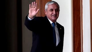 Renunció el presidente de Guatemala Otto Pérez Molina [upl. by Raybourne]