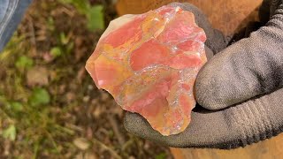 Flint knapping a piece of Nethers Flint Ridge [upl. by Slen]