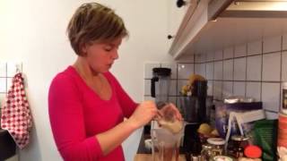 Rawfood witte chocolade maken [upl. by Idurt]