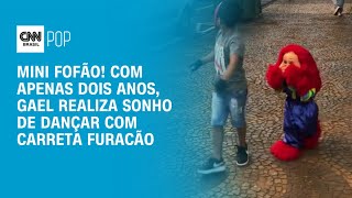 Mini Fofão de dois anos realiza sonho e dança com Carreta Furacão [upl. by Atiuqcaj]