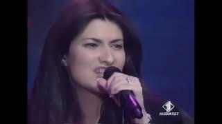 Laura Pausini  Unemergenza damore  Live Concert  Night Express 1999 [upl. by Fiore]