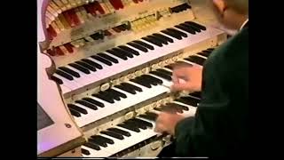 Organist goes Crazy The Worlds Fastest Organist [upl. by Bred308]