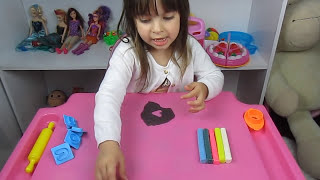 BRINCANDO DE MASSINHA  APRENDENDO VOGAIS CORES E FORMAS  Jéssica Godar e Laurinha e Helena [upl. by Abby]