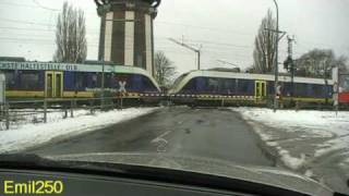 Nordwestbahn und Intercity am Bahnübergang am Stau in Oldenburg [upl. by Ettesoj542]