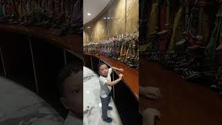 Dalang Fazaboy Melihat Koleksi Wayang Golek Hotel El Royale Bandung [upl. by Nohtahoj247]