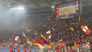 Roma  Bayer Leverkusen 10 Giallorossa è unica questa maglia è magica per me coro della Curva Sud [upl. by Navi463]