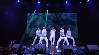 ONEUS 원어스 quotSimulationquot Progresja Music Club Warsaw 04112023 fancam [upl. by Erastus]