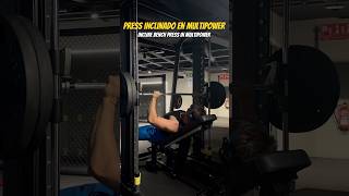 Press Inclinado en Multipower  Incline Bench Press in Multipower [upl. by Nawad]