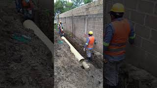 Instalación Manual Tubería Pluvial 20 pulg construction contruccion [upl. by Collayer]