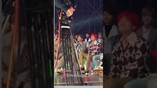 BTS V REACTION BLACKPINK PERFORMANCE AT MMA 2018😎😎😎 [upl. by Nelan]