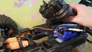 E revo 20 how to install the traxxas optional steel center driveline [upl. by Yvehc]