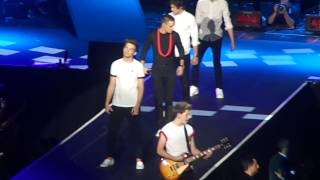 One Direction  MSG  Teenage Dirtbag 12312 [upl. by Akemahc]