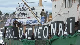 quotLevons les voilesquot manifestation contre lempire Bolloré à Concarneau  5 octobre 2024 [upl. by Nahtanha]