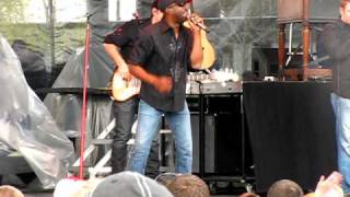 Darius Rucker  quotFamily Traditionquot [upl. by Kelly970]