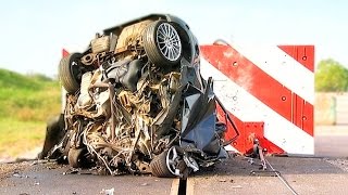 HIGHSPEED CRASH TEST  200 KMH Ford Focus vs Concrete Block [upl. by Woehick]