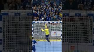 Goalkeeper came back from AFK 😱 handball håndbold ehf [upl. by Arturo]