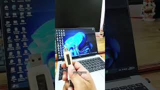 How to fix a cruppted pendrive tech technology laptop yt [upl. by Tyre]