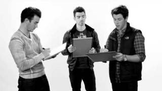 The Jonas Brothers Trivia Game [upl. by Himelman]