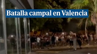 Los residentes de un colegio mayor atacan a otro con gran violencia en Valencia [upl. by Sheehan]