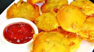 बटाटयाची भजी  Kurkurit Batatyachi Bhaji  Aloo Pakora  Crispy Potato Fritters  madhurasrecipe [upl. by Nolla929]