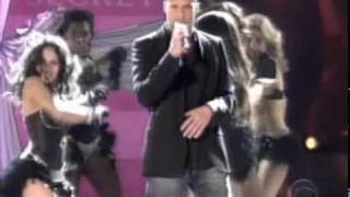 Ricky Martin  Drop it on Me  Muevete Duro  Live [upl. by Nitniuq]