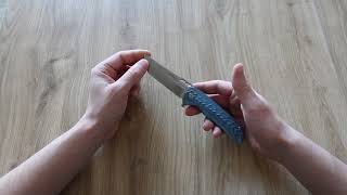 Chinese flipper knife YStart LK5019  review [upl. by Inafetse]