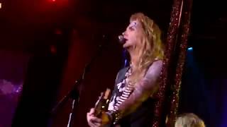 Lexxi Foxx Steel Panther sings ‘rebel yell [upl. by Novelia]