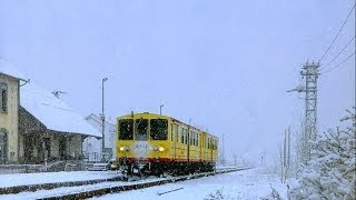 Vues inédites du petit Train Jaune avec la neige entre MontLouis et FontRomeu Mars 2014 [upl. by Nesyrb]