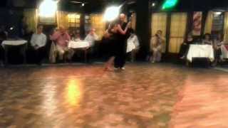 Ricardo Viqueira y María Plazaola en Milonga Caricias Tango [upl. by Attevaj]