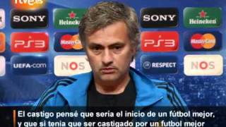 Mourinho corrige a traductor que quotinventaquot traducción [upl. by Eelac2]