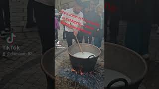 la lavorazione della ricotta in Sardegna qui siamo a ovodda in provinciadi nuoro [upl. by Neema206]