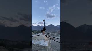 Hand standing 💪newflip handstandworkout workout gymnasticflips viralvideo [upl. by Eyak]