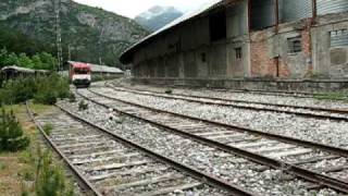 Canfranc Espagne  Départ dun autorail à destination de Saragosse 26 mai 2007 [upl. by Anirrehs804]